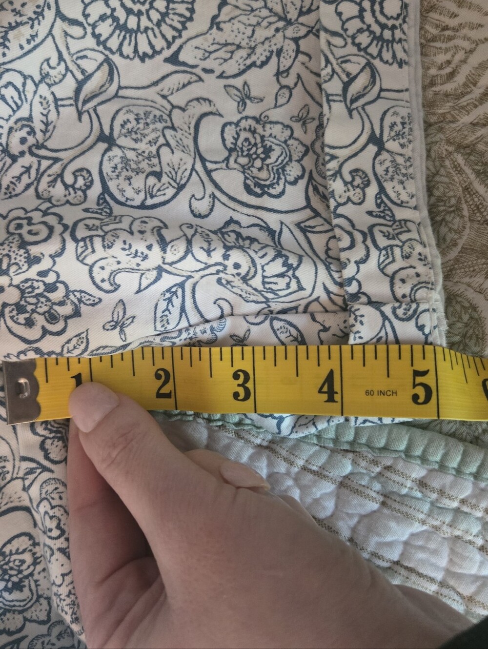 3 For $15 Old Navy White Shorts with Navy Floral Print - Picture 7 of 8